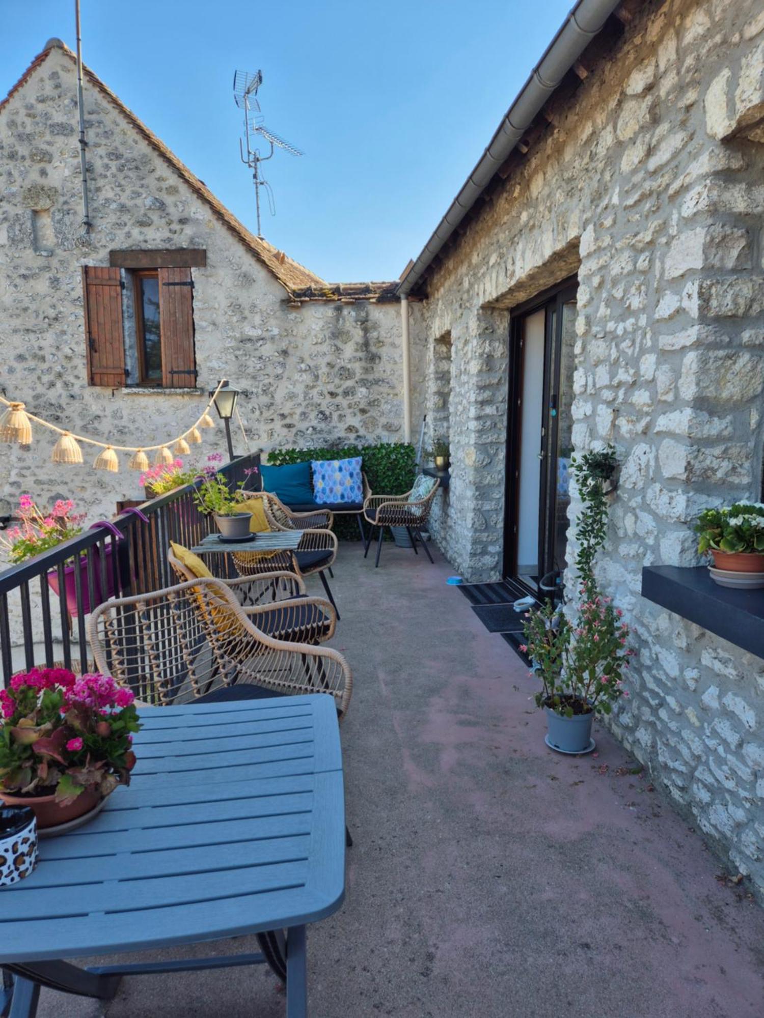 Hotel L'Eden Cache Beaune-la-Rolande Exteriér fotografie